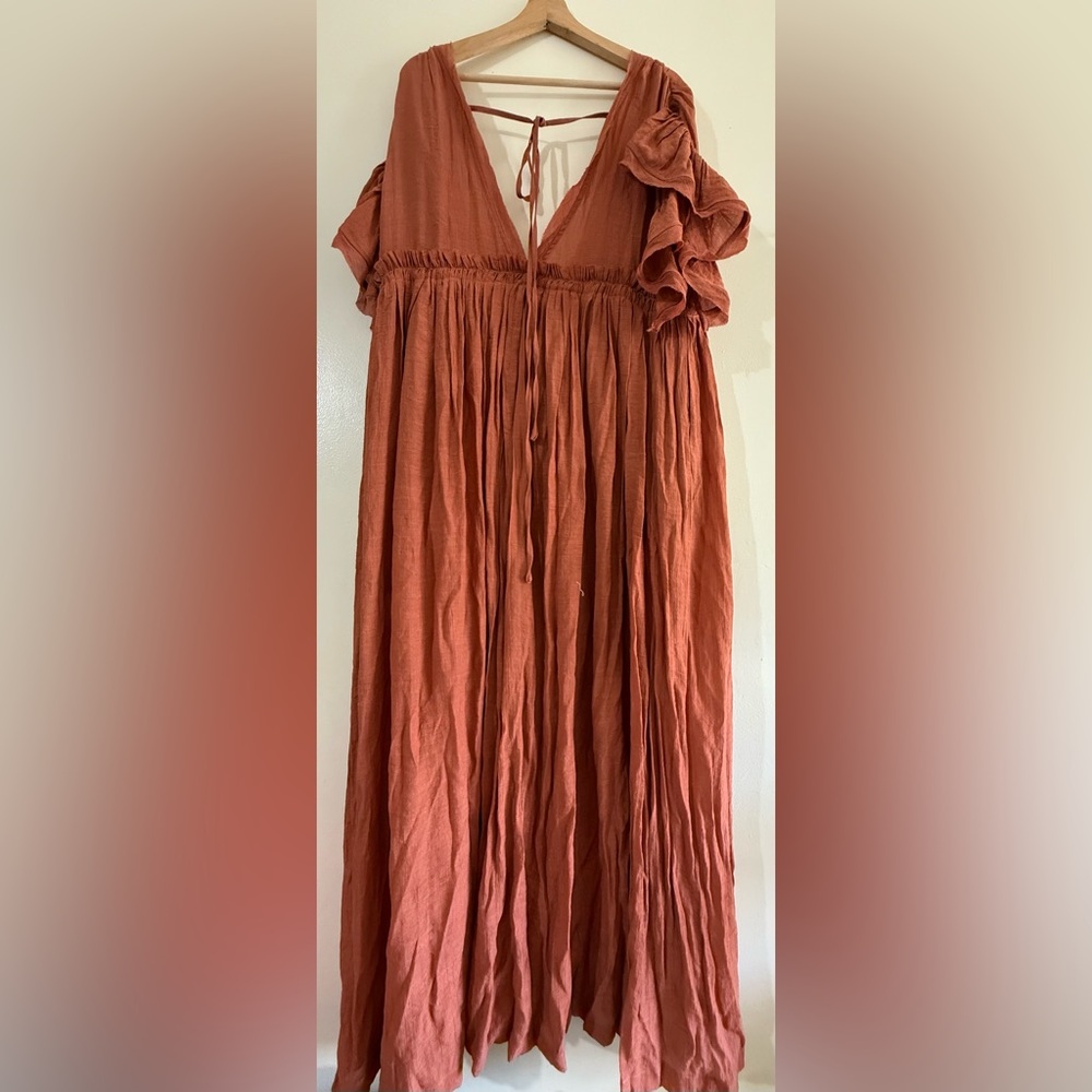 Flawless V‑Neck Terracotta Maxi Dress with Tie Back - Picture 4 of 5
